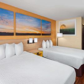 Days Inn by Wyndham Rockford I-90 Walking Distance to Casino, ξενοδοχείο σε Ρόκφορντ