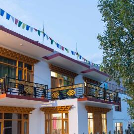 Zamling Donkhang Tabo, hotel u gradu Tabo