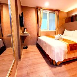 Gau Shan Ching Hotel, готель у місті Чжунчжен