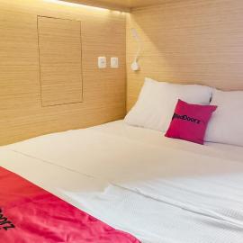 RedDoorz at Capsule Inn Teuku Umar, hotel in Tanjungkarang