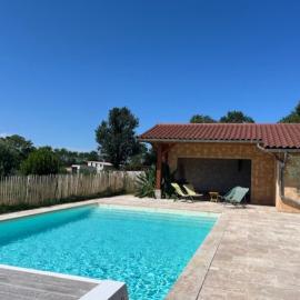 Chambre d'hôte L'Oiseau Blanc, מלון בSaint-Nizier-le-Désert