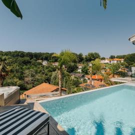 Horizonte Villa with heated pool & jacuzzi Wellness in Biarritz, готель у місті Біарріц