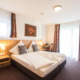 Schäfer Boardinghouse, hotel u gradu Grebencel