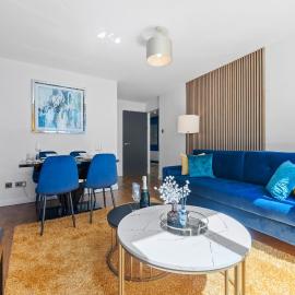 2 Bedroom Greek Street Apartment - Sleeps up to 6