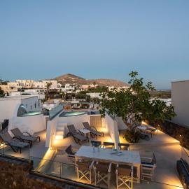 NEW Yiota Collection 4 Suites & 4 Prive Jacuzzi