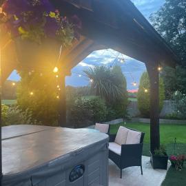 Garvagh में, होटल The Loft at Rock Cottage with hot tub