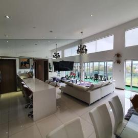 Penthouse with Amazing View - Luxury Condo