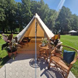 Glamping za Zamkiem w Chęcinach, Hotel in Chęciny