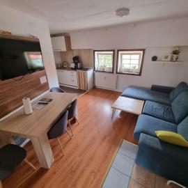 Schöne Wohnung im Zentrum von Ahnatal, hotell i Weimar