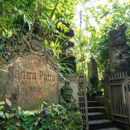 Santra Putra Guesthouse at Karja Art Space, hotel u gradu Ubud