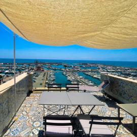 MARINA SEAVIEW APARTMENT - Central top-floor apartment with panoramic terrace, near Marina & Train Station - Nettuno