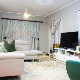 Jackal Creek Golf Estate Home, hotel in Roodepoort
