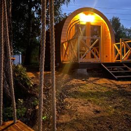 Gościn nad Drawą Glamping, hotel em Drawno