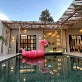 Bohemian Private pool Villa - Fulton Casablanca – hotel w mieście Beran-kidul