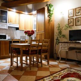 Floreal House - Classic style apartment, hotel din Rovigo