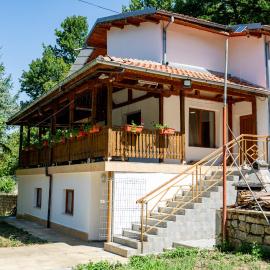 Стаи за гости - Аербул и приятели, hotel en Gabrovtsi
