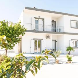 AirVista Apartment، فندق في Antimácheia