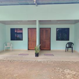 Cabinas El Jardin, hotel in Paquera