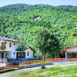 Стаи за гости Ингилизовата къща, hotelli kohteessa Padala