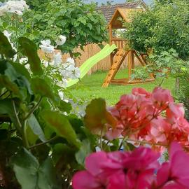 Pacsirta Vendégház, hotel in Tiszaderzs