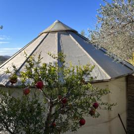 Viesnīca Cortijo alhijra small yurt pilsētā Lanharona