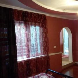 o a z i s, hotel Telavi városában