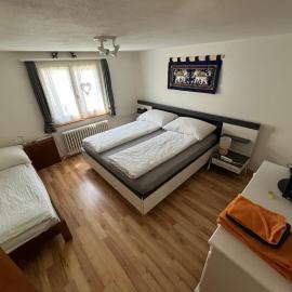 Bristenblick Zimmer, hotel in Fluelen