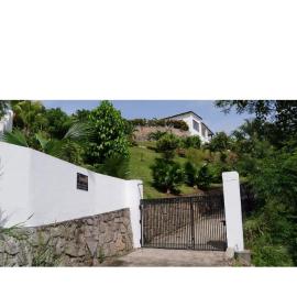 Ogumka 2 , self catering , Santa Maria , Mahe , Seychelles, hotel in Anse Royale