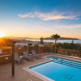 Seaview Garden Villa - Heated Pool & Sauna