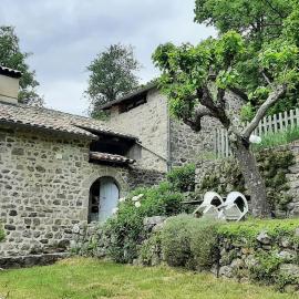 Maison de caractère en Ardèche verte, hotell sihtkohas Antraigues