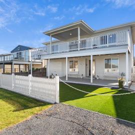 Shearwater Ocean Views, hotel in Sunderland Bay