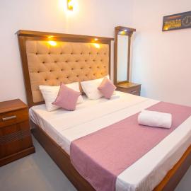 2BR Family Getaway Hikkaduwa- Sleep 6 - Surfing- Bikes and airport drop-off