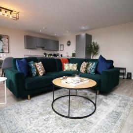 Elegant 2BR w/ Pool Table in Prime Location