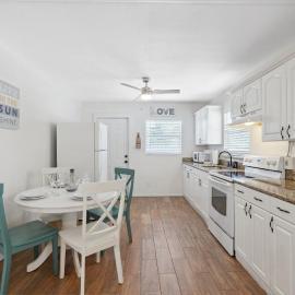 Clearwater 2BR Home Private Fire Pit, Hammock & Grill 10 Min to Beach