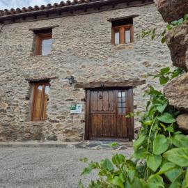 El Encanto de Bustares, hotel in Bustares