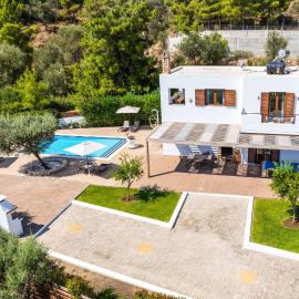 Villa Krini Selini, Hotel in vlicha