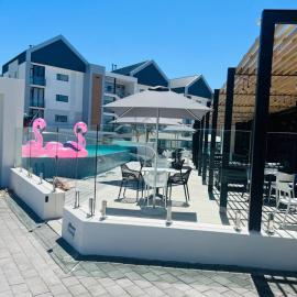 GQ Short Stays at Bellamare, Hotel in Summerstrand