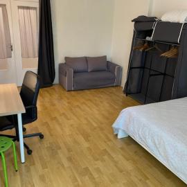 SleepSmartParisRERA5Min, Hotel in Boissy-Saint-Léger
