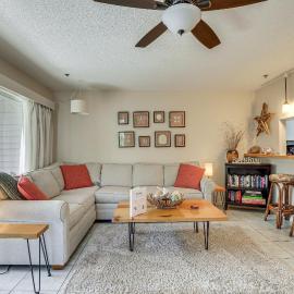 Holmes Beach Condo Near Anna Maria: Pool Access!