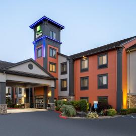 Holiday Inn Express Vancouver North by IHG, ξενοδοχείο σε Βανκούβερ