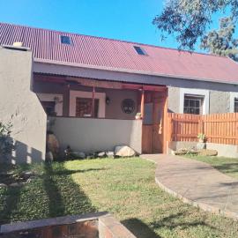 The Cottage, hotel en De Rust