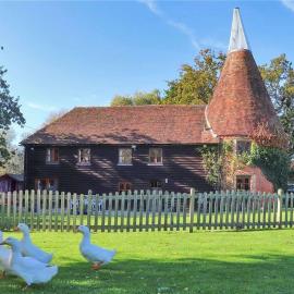 'Toasty Oasty' - 18th Century Oast House