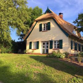 Ferienhaus Preetz 1A - Idylle unter Reet, hotel em Burtevitz