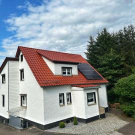 Gemütliche Ferienwohnung am Bach, hotelli kohteessa Waltershausen