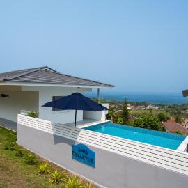 Luxury home with a pool - stunning sea views، فندق في كو لانتا