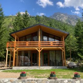 Bujtina Arturi, hotelli kohteessa Valbonë