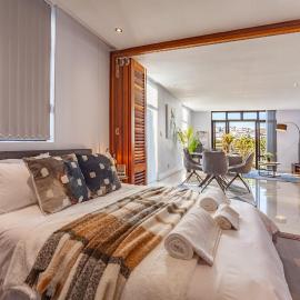 Modern Beachfront Studio- 133 Eden on the Bay