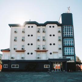 Andardac Hotel, khách sạn ở Guaramirim