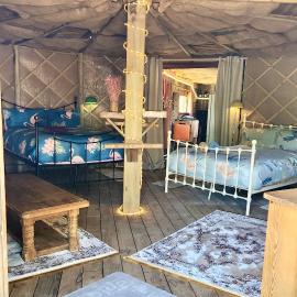 Vigo Retreat Boat yurt, hotel in Wrotham