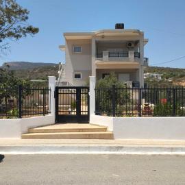 Country House, готель у місті Pachia Ammos